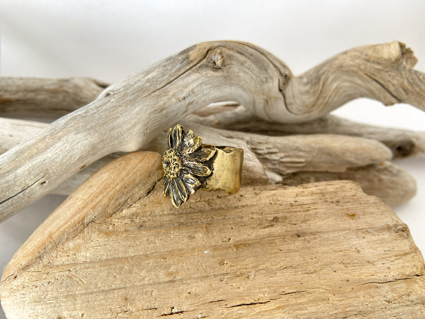 Beach flower ring