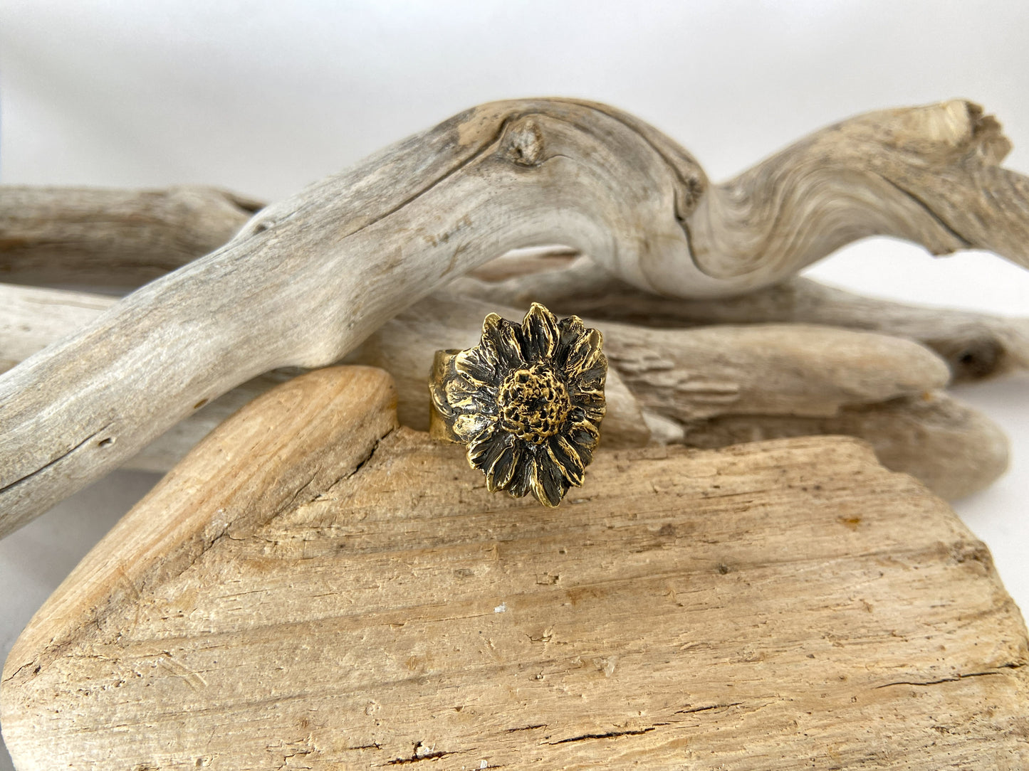 Beach flower ring