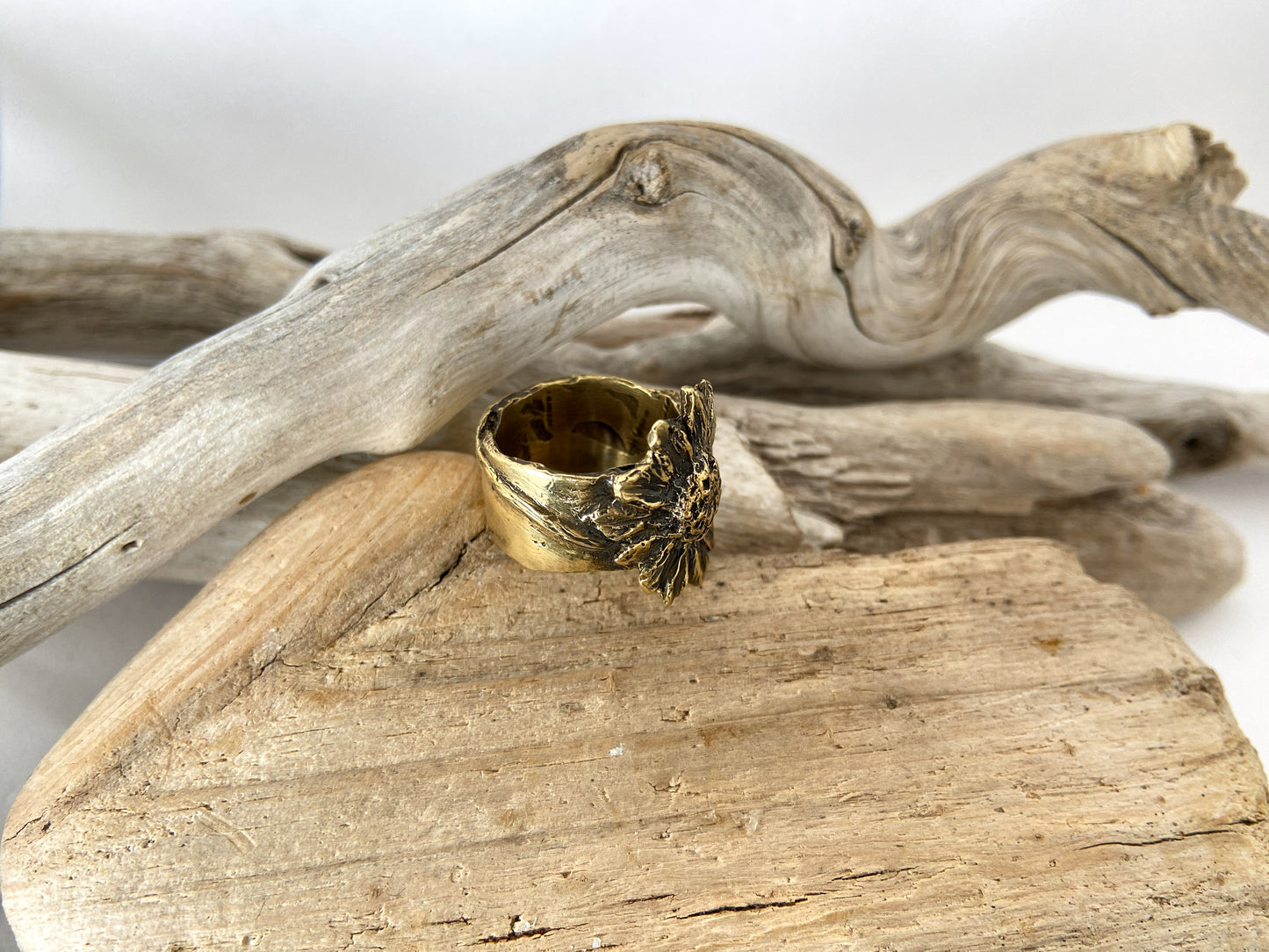 Beach flower ring
