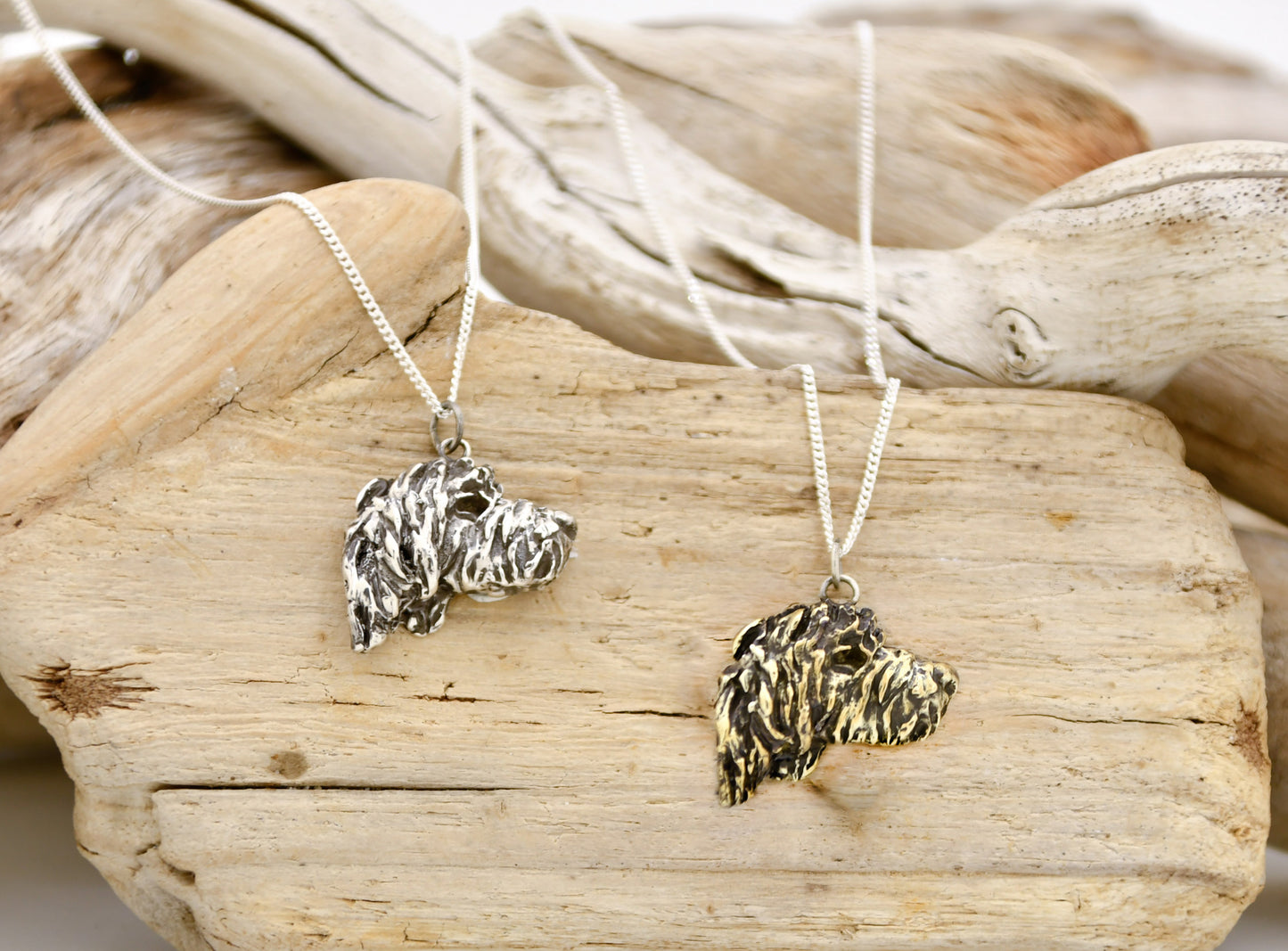 Pendant: Spinone (looking right)