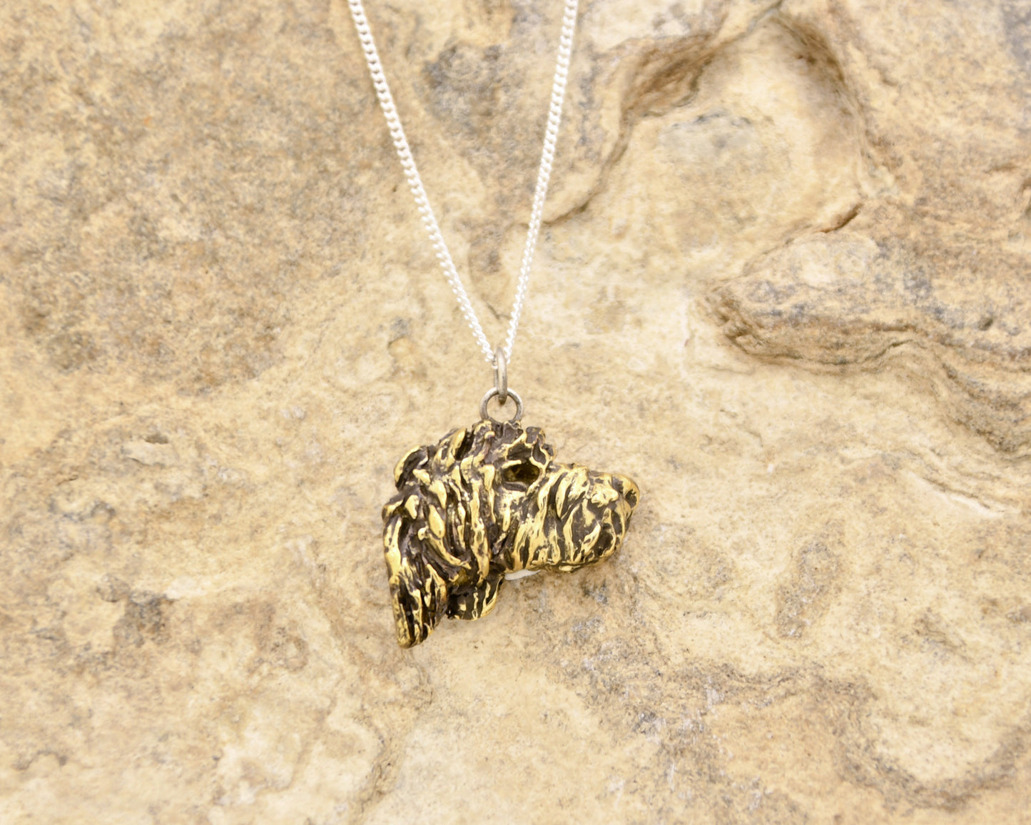 Pendant: Spinone (looking right)